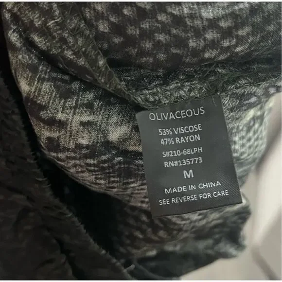 Olivaceous Snake Print Dress Style Joggers Size Medium NWT - Picture 5 of 5